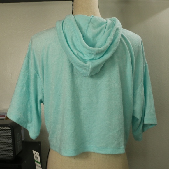 Material Girl Active Hooded Crop Top - Picture 3 of 8